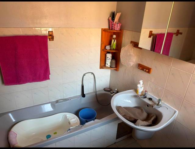 2 BEDROOM APARTMENT FOR SALE IN DIE HOEWES